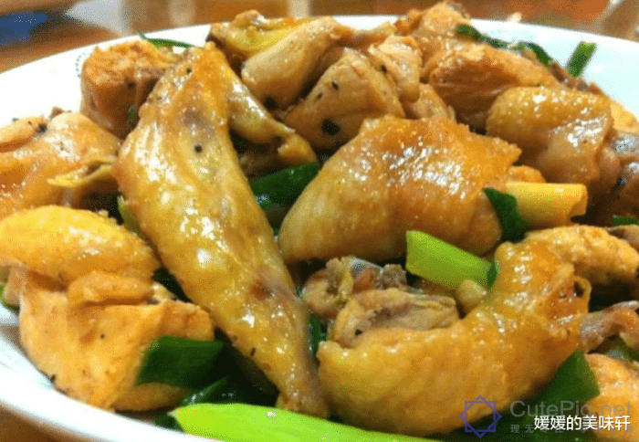 广东名菜姜葱鸡，鲜嫩爽滑，香气四溢，不愧是最强米饭杀手